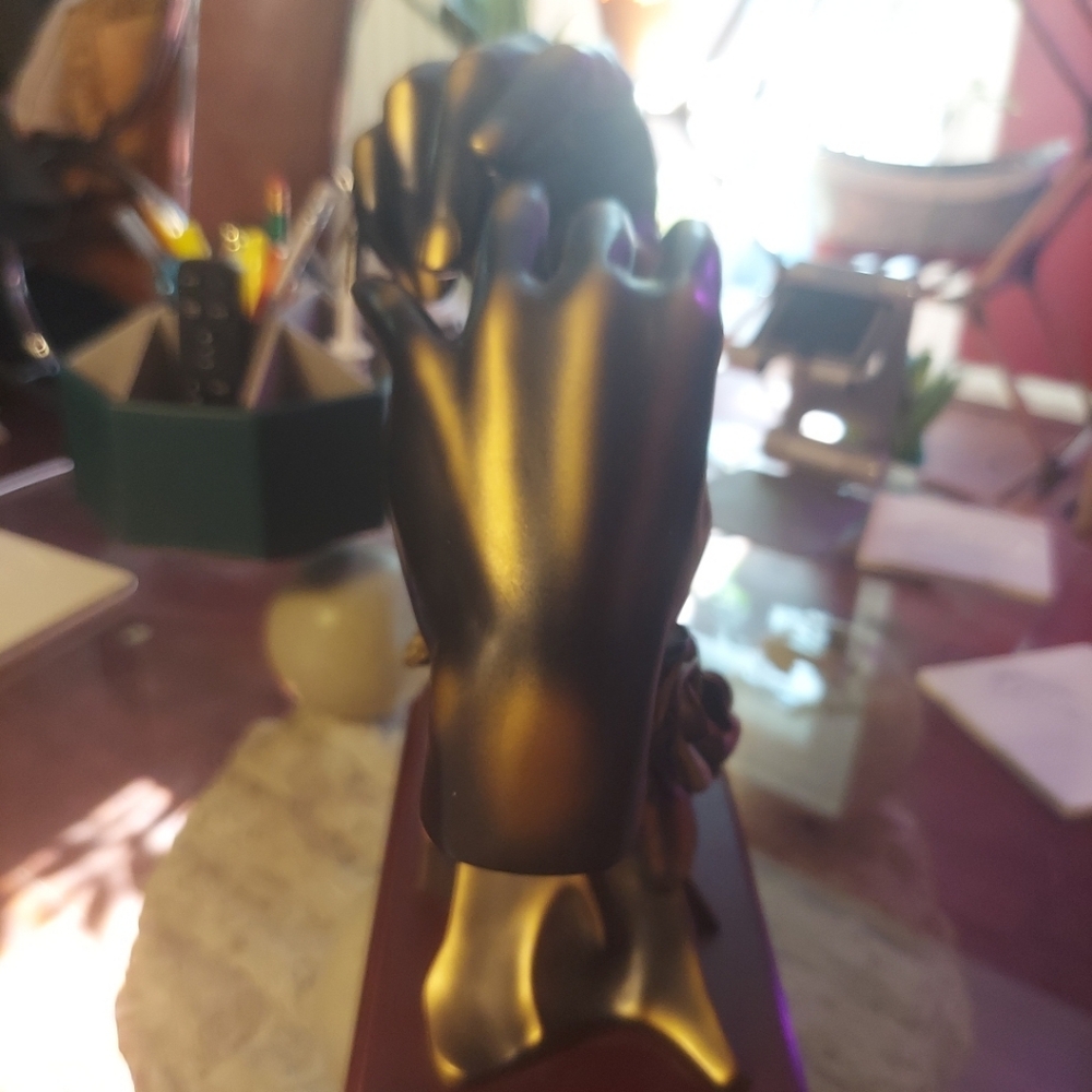 Hands Of Love Bronze Anniversary/Engagement or Wedding Gift Sculpture - Picture 11 of 11